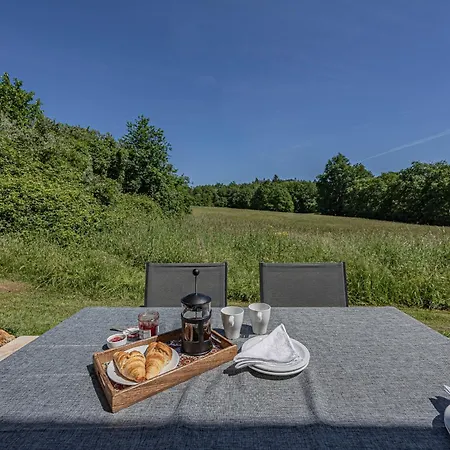 Hébergement de vacances Au Coin Des Arbres - Laurier&genevrier Biron (Dordogne)