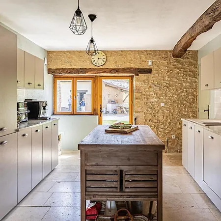 Au Coin Des Arbres - Laurier&genevrier Biron (Dordogne)