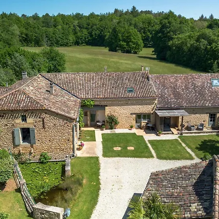 Au Coin Des Arbres - Laurier&genevrier Biron (Dordogne)