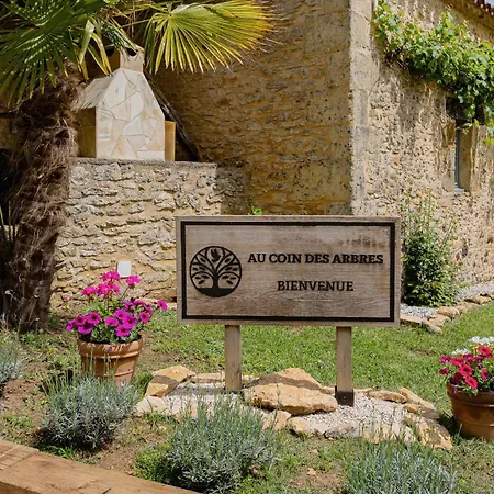 Hébergement de vacances Au Coin Des Arbres - Laurier&genevrier Biron (Dordogne)